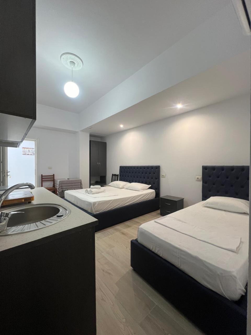 Hotel Vila Flowers Vlorë 외부 사진