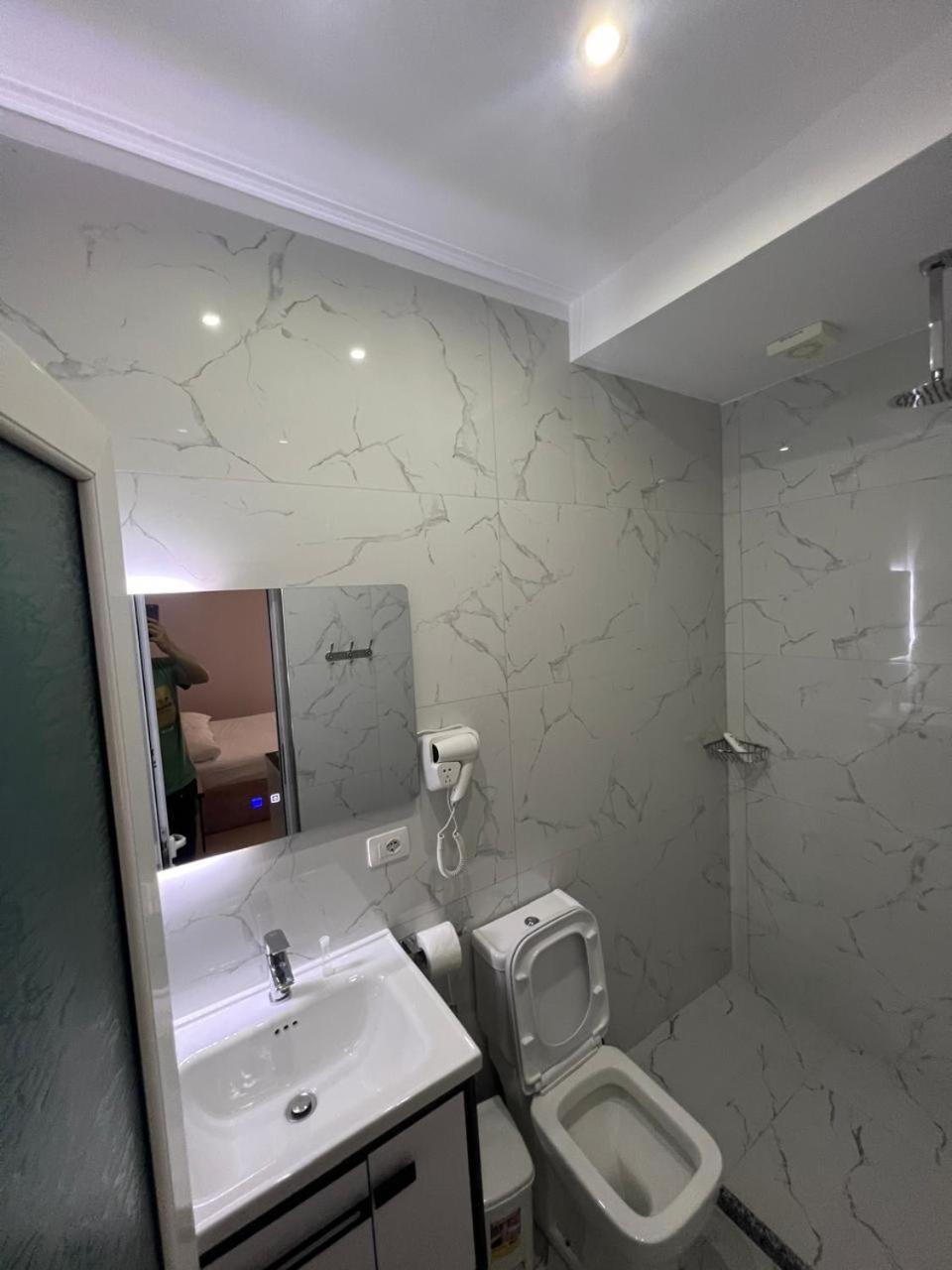 Hotel Vila Flowers Vlorë 외부 사진