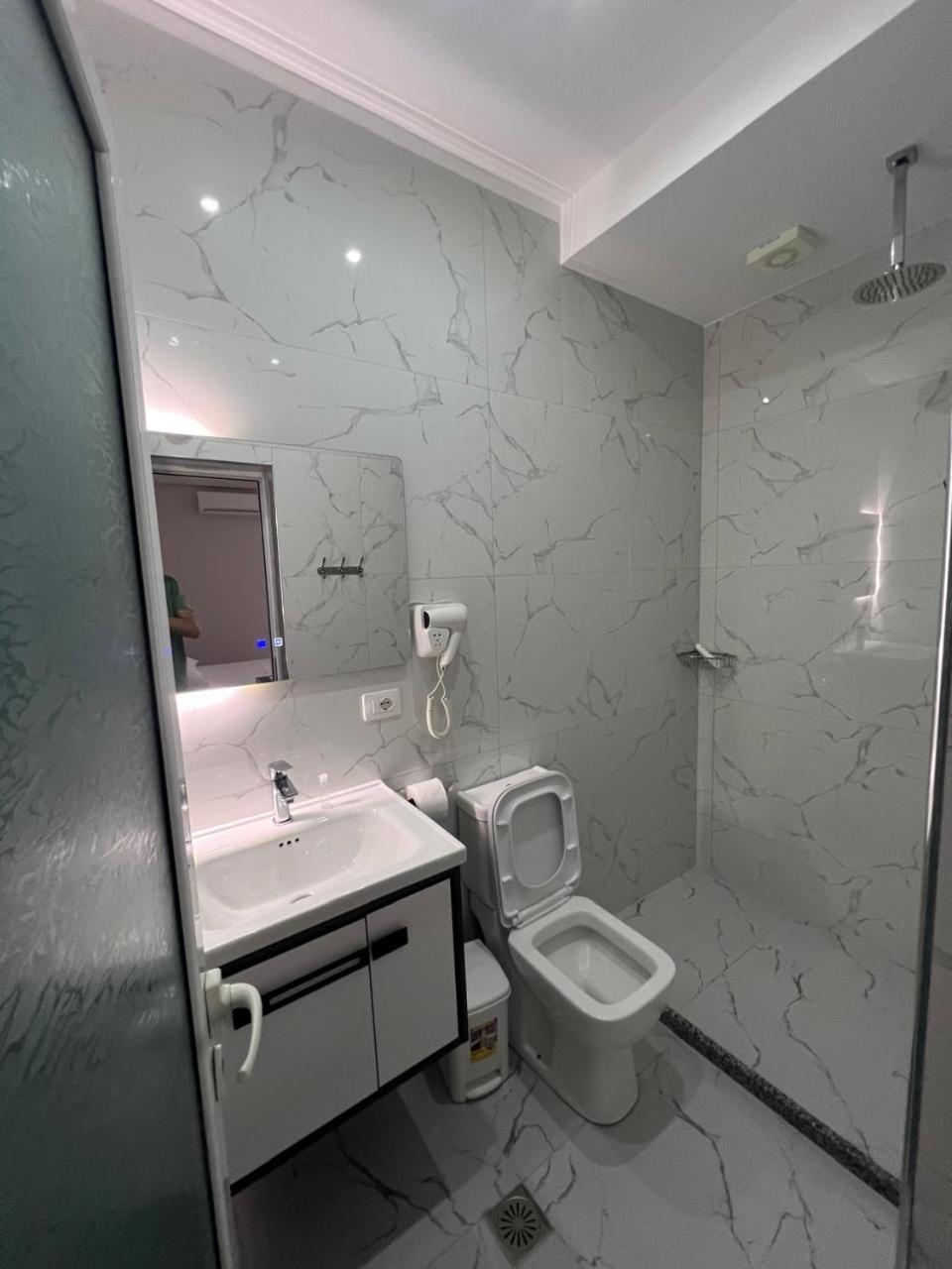 Hotel Vila Flowers Vlorë 객실 사진